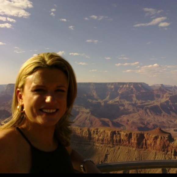 Meet your Posher, Sandra - Picture 3 of 3